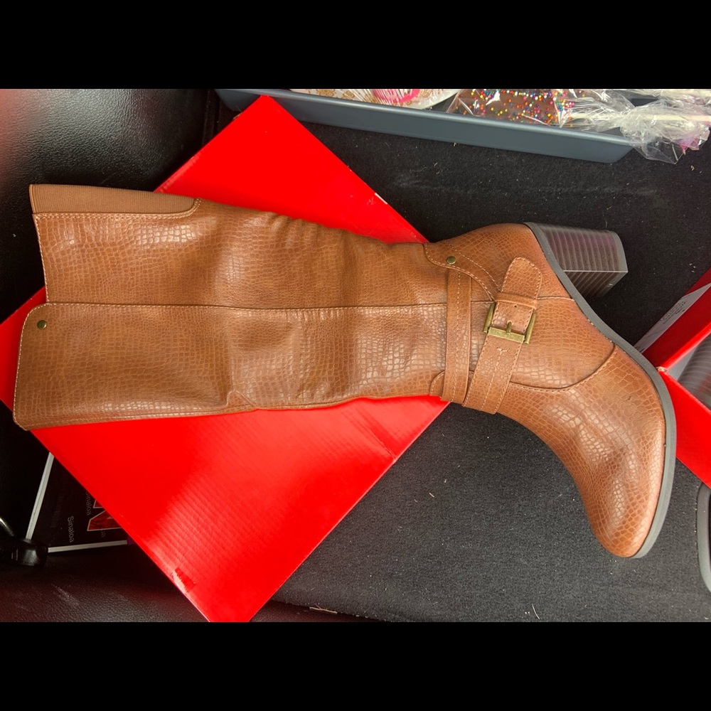 Kim Rogers brown NEW BOOTS!